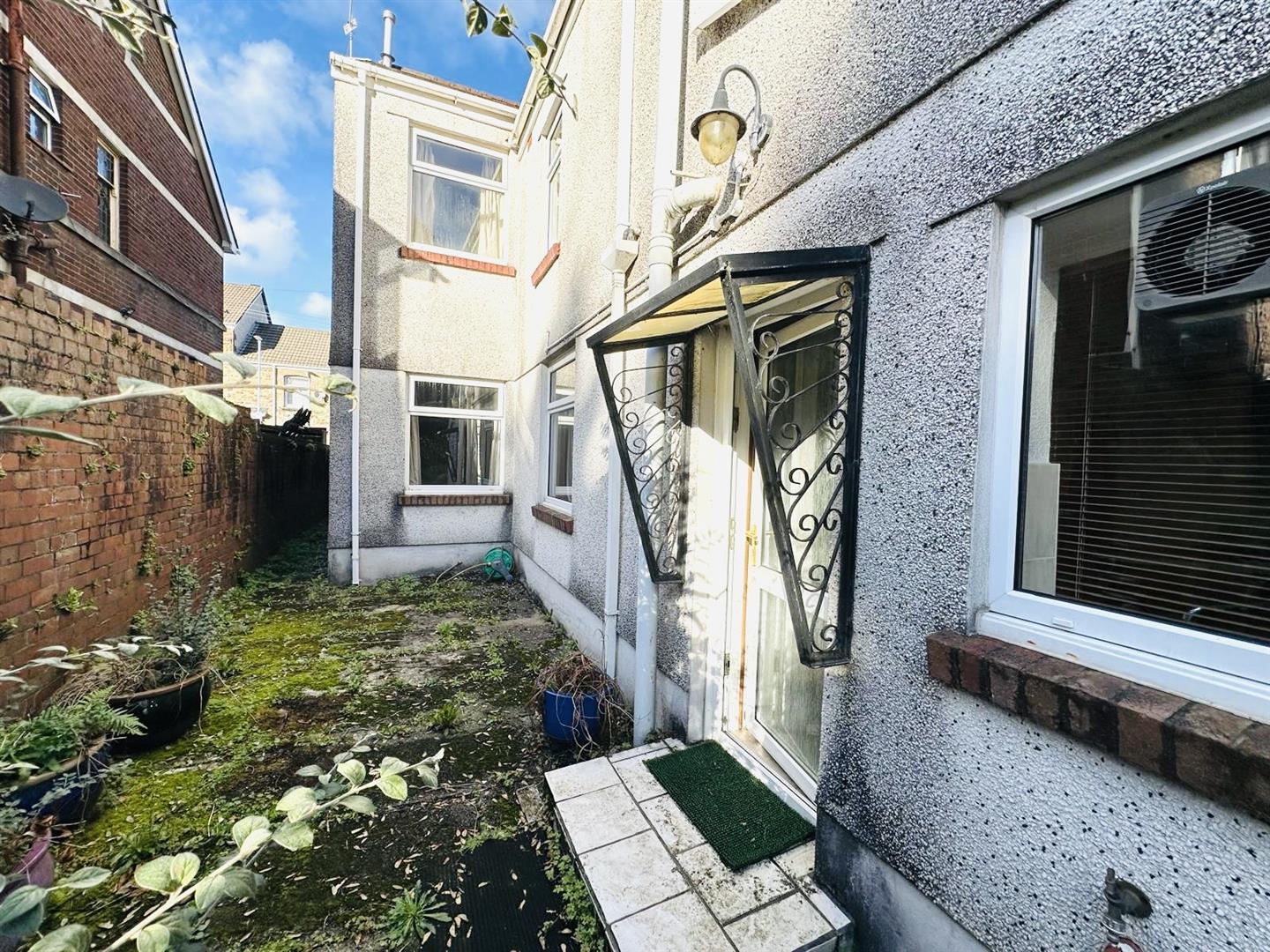 Crown Street, Morriston, Swansea, SA6 8BD